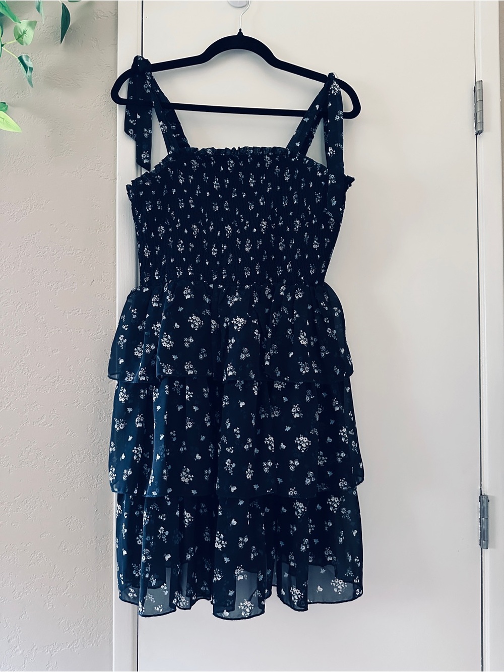 Celebrity Pink Smocked Ruffle Sundress -Size Large- Dark Blue Floral